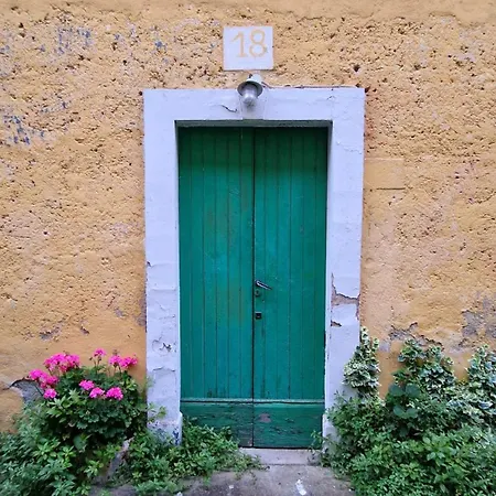 Con Giardino Privato Вилла
